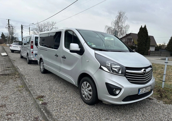 Opel Vivaro cena 105000 przebieg: 100000, rok produkcji 2017 z Ząbki małe 121